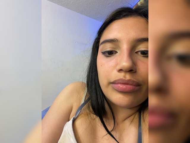 Milliexblu's BongaCams show and profile