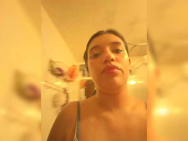 Milliexblu's BongaCams show and profile