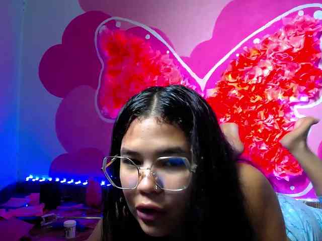 MiaLorens021 webcam