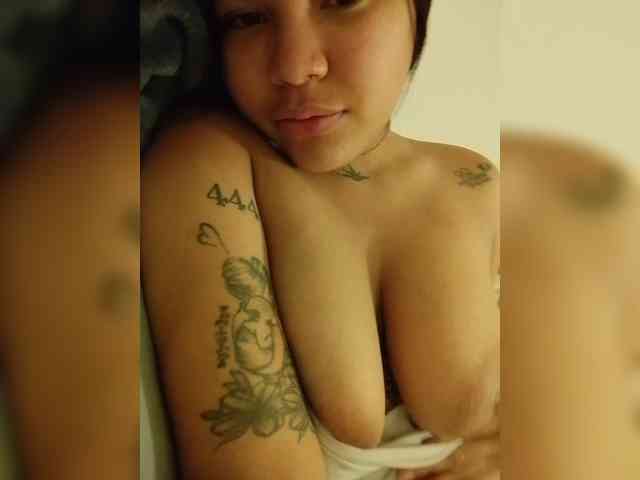 MiaLorens021 webcam