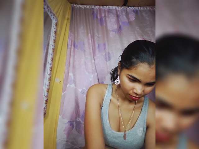 Jijikwella live cam on BongaCams