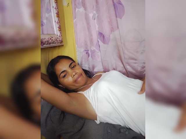 Jijikwella live cam on BongaCams