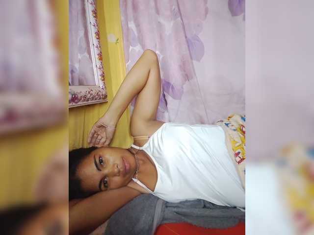 Jijikwella live cam on BongaCams