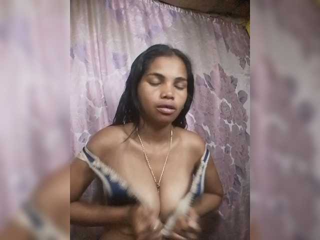 Jijikwella live cam on BongaCams