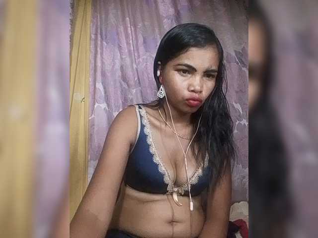 Jijikwella live cam on BongaCams