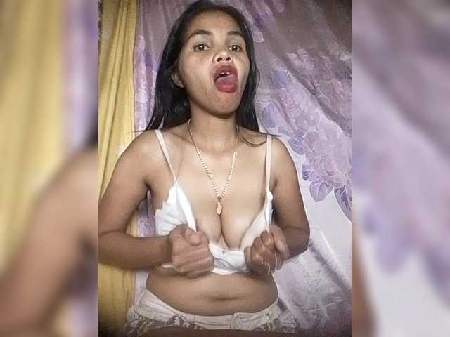 Jijikwella live cam on BongaCams