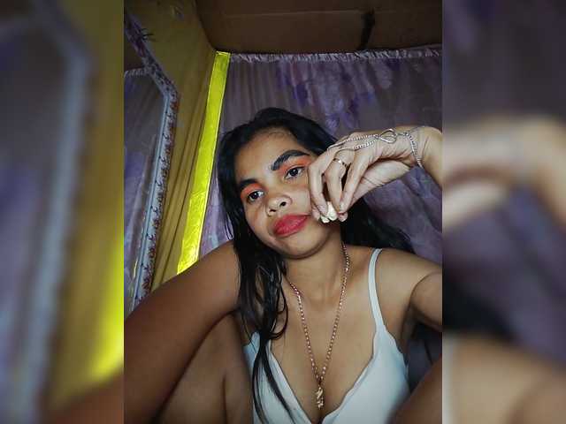 Jijikwella live cam on BongaCams