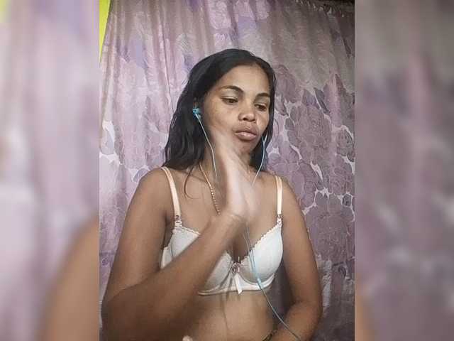 Jijikwella live cam on BongaCams