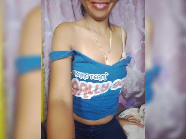 Jijikwella live cam on BongaCams
