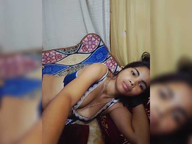 Jijikwella live cam on BongaCams