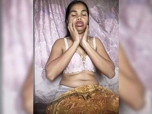 Jijikwella live cam on BongaCams