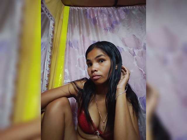 Jijikwella live cam on BongaCams