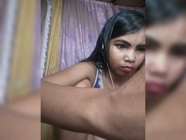 Jijikwella live cam on BongaCams