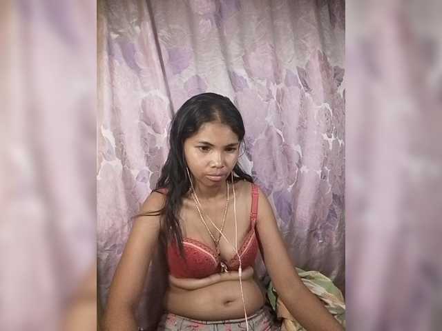 Jijikwella — live female cam