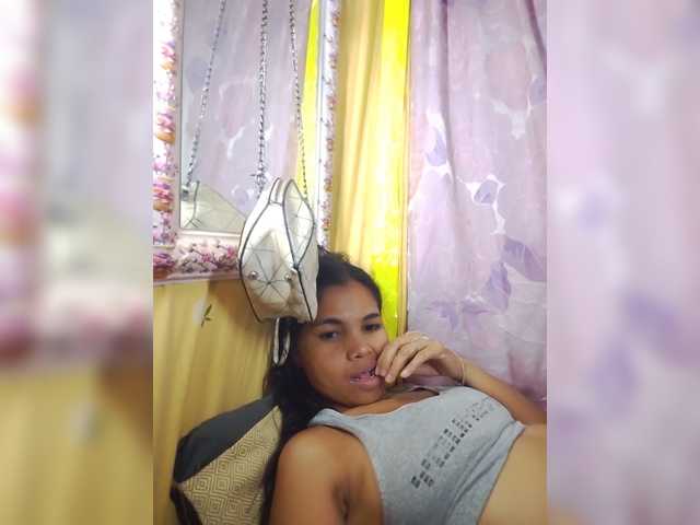 Jijikwella live cam on BongaCams