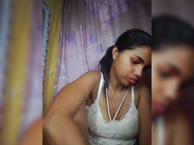 Jijikwella live cam on BongaCams