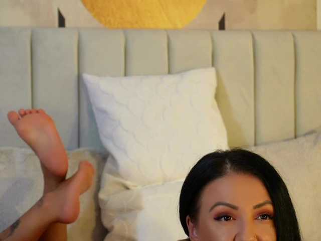 MiaJolie live cam on BongaCams