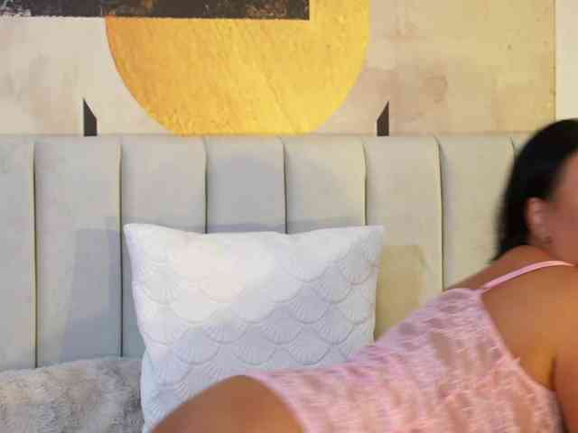MiaJolie webcam