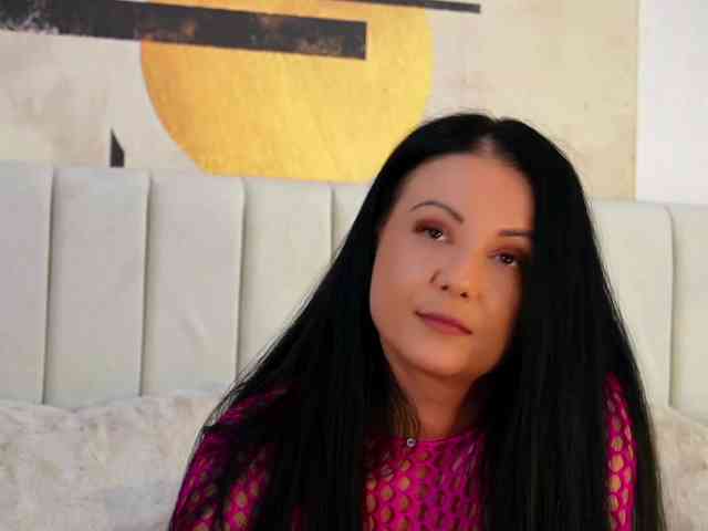 MiaJolie webcam