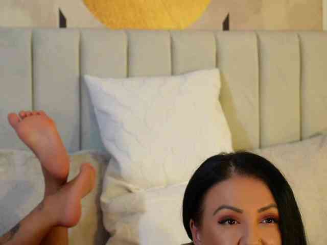 MiaJolie webcam