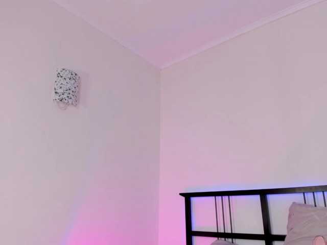 FloraAmbers live cam on BongaCams