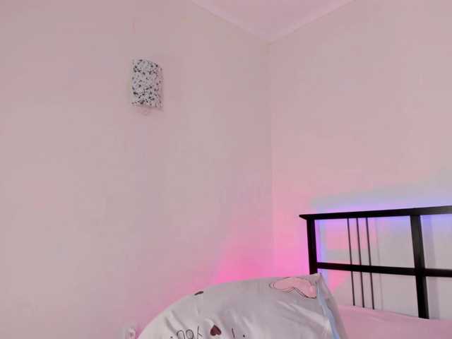 FloraAmbers live cam on BongaCams