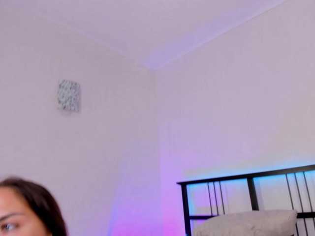FloraAmbers live cam on BongaCams