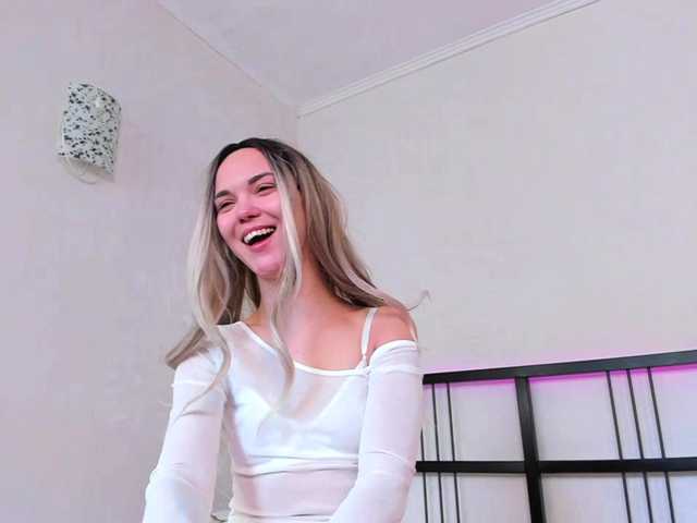 FloraAmbers's BongaCams show and profile