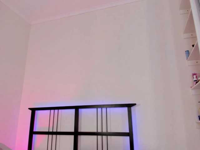 FloraAmbers live webcam show