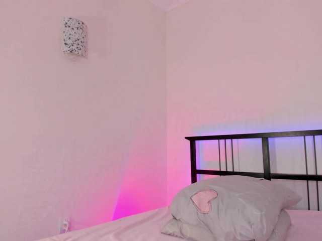 FloraAmbers live cam on BongaCams