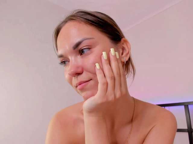 FloraAmbers live cam on BongaCams