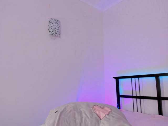 FloraAmbers live cam on BongaCams
