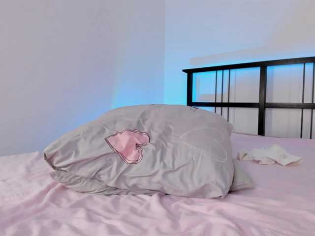FloraAmbers live cam on BongaCams
