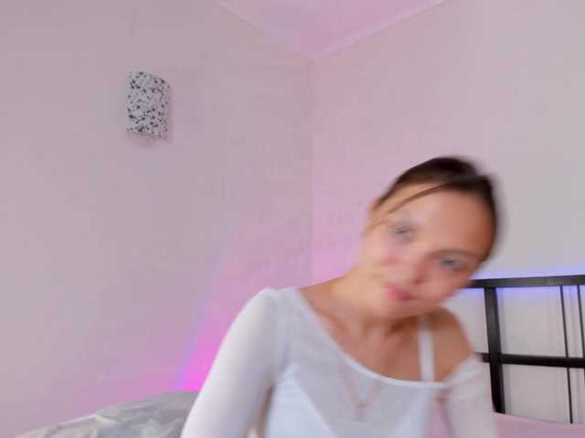 FloraAmbers live cam on BongaCams