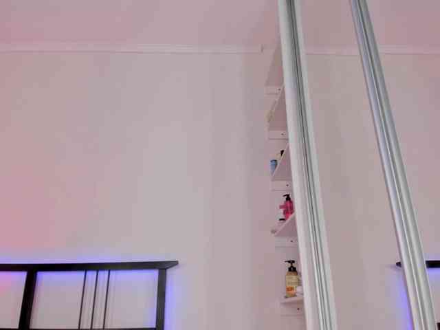 FloraAmbers webcam