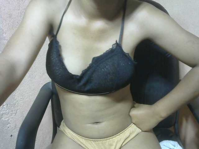 Nadia001's BongaCams show and profile