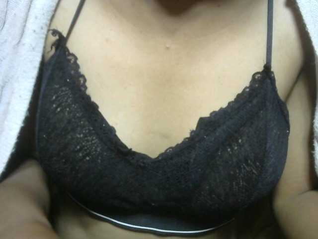 Nadia001's BongaCams show and profile