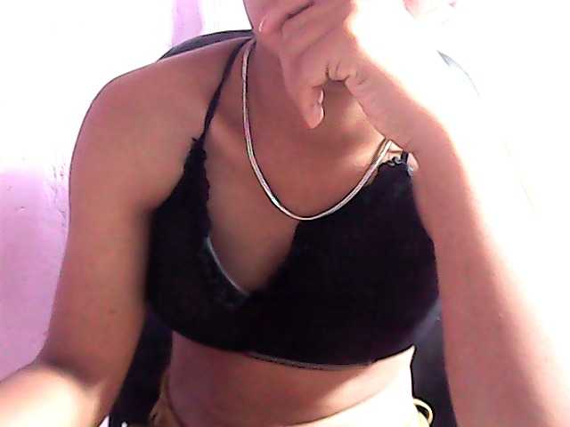 Nadia001