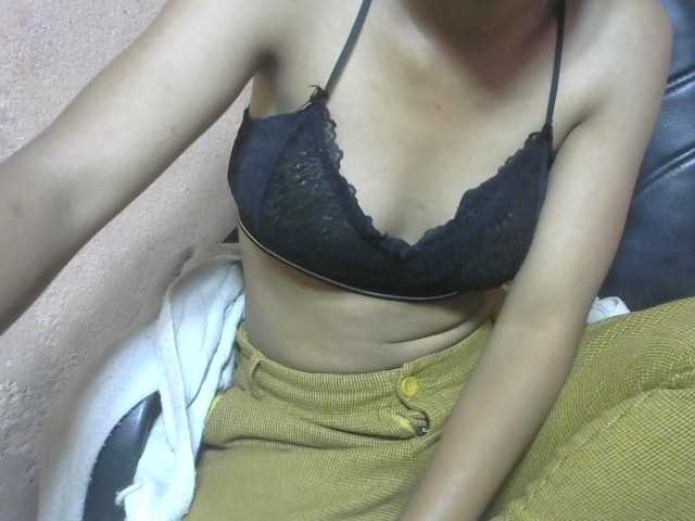 Nadia001's BongaCams show and profile