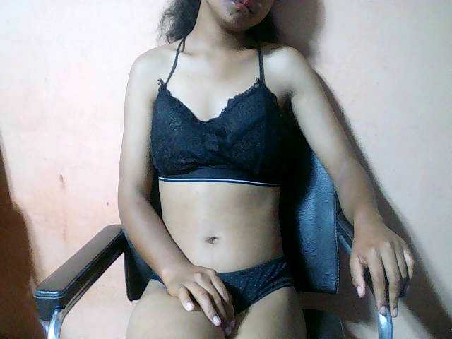 Nadia001's BongaCams show and profile