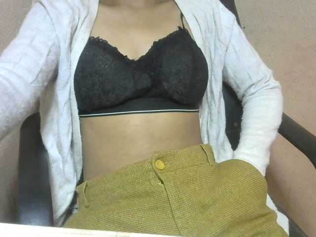 Nadia001's BongaCams show and profile