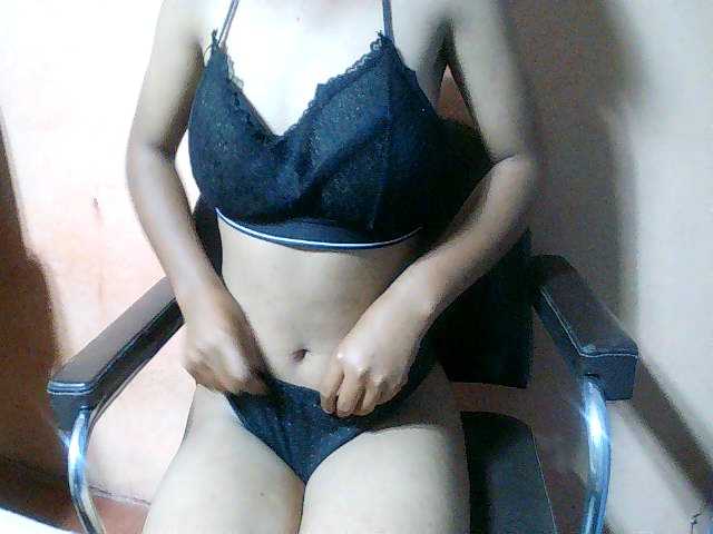 Nadia001's BongaCams show and profile