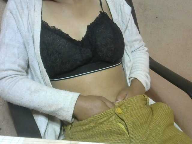 Nadia001's BongaCams show and profile