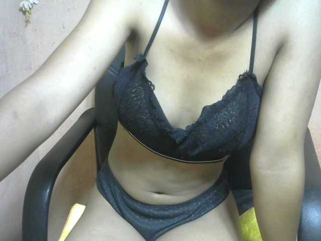 Nadia001's BongaCams show and profile