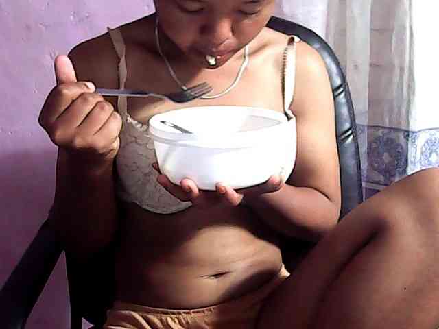 Nadia-001 webcam