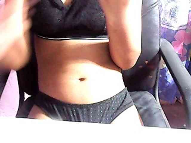 Nadia-001 webcam