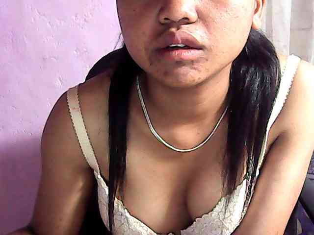 Nadia-001 webcam