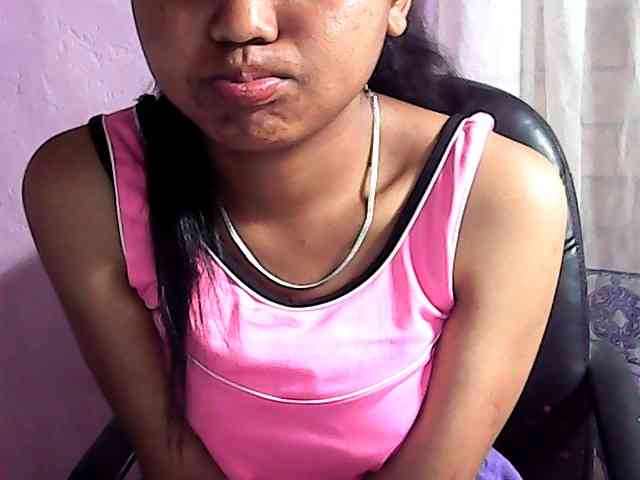 Nadia-001 webcam