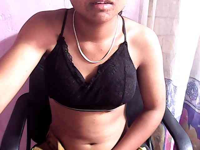Nadia-001 webcam