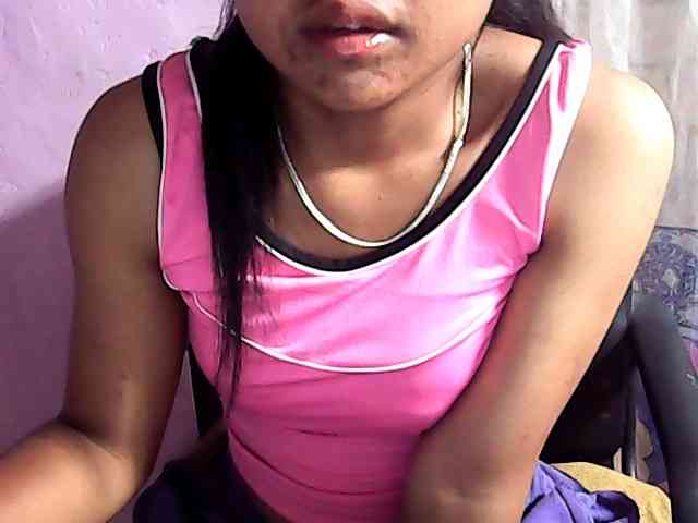 Nadia-001 webcam